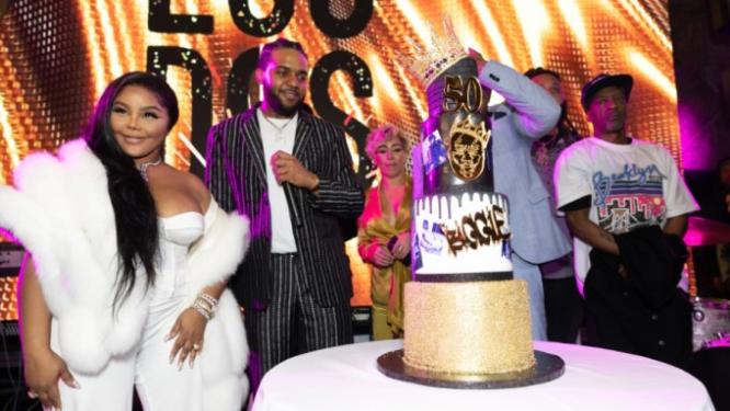 Click image for larger version

Name:	lil-kim-notorious-big-birthday-gala-05202022-billboard-1548.jpg?w=910&amp;h=511&amp;crop=1&amp;resize=681%2C383.jpg
Views:	36
Size:	46.6 KB
ID:	173062