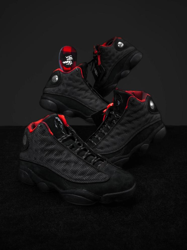 Click image for larger version  Name:	notorious-big-air-jordan-13-biggie-smalls-1.jpg?w=1200&amp;h=1599&amp;auto=format.jpg Views:	0 Size:	60.8 KB ID:	173574